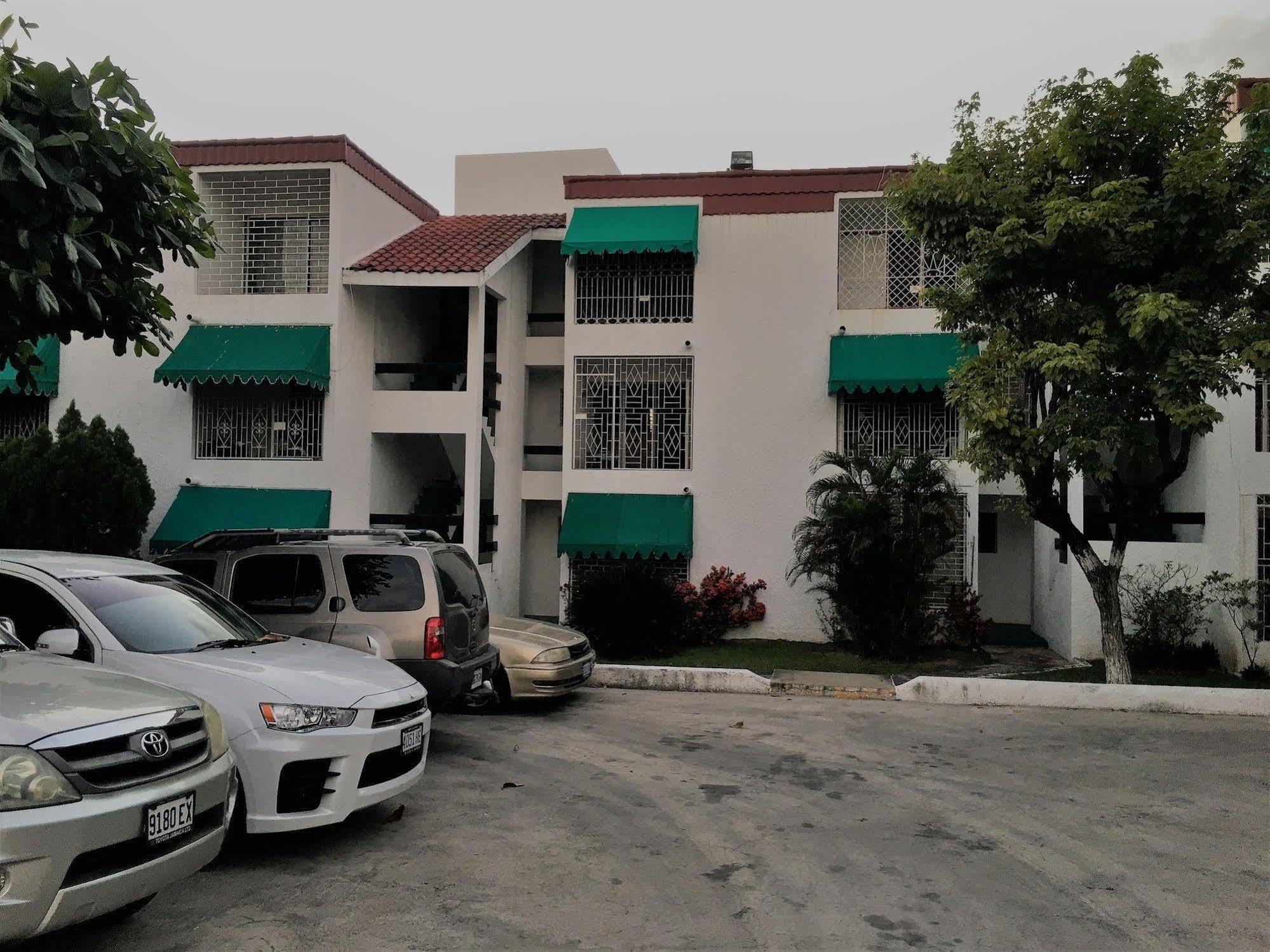 Abacus Jamaica The Zana Suites Kingston Exterior foto